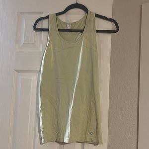Light green gap body work out tank
